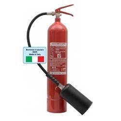 un estintore con tubo