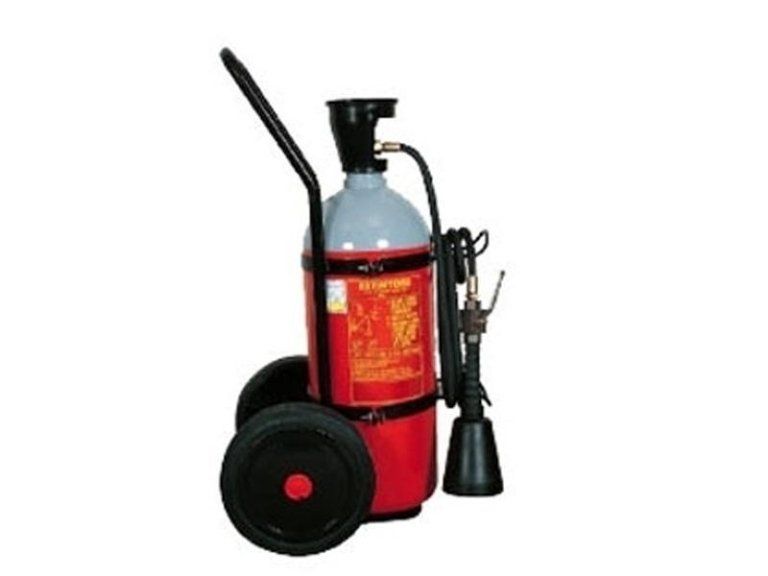 carrello con estintore