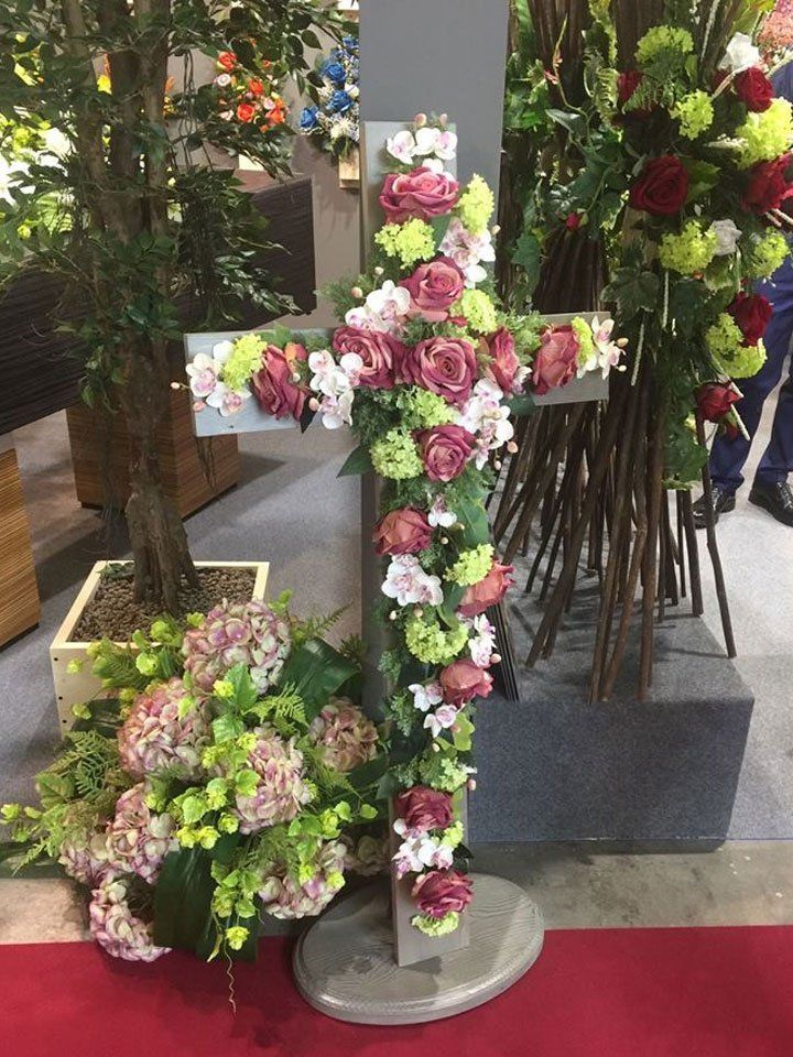 croce di fiori