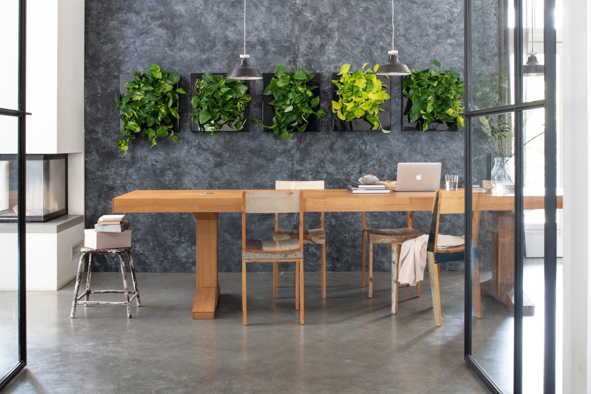 Mobilane Live Picture Living Picture perfect for any living or workspace