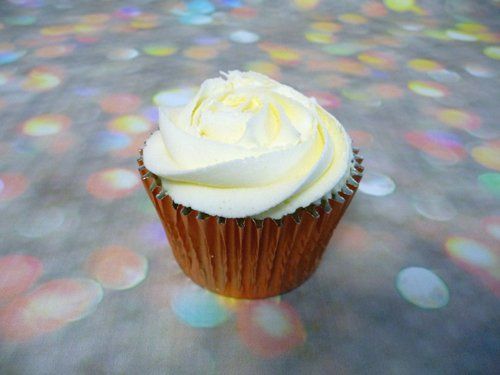Pineapple and coconut cupcake. Pineapple and coconut cupcake.