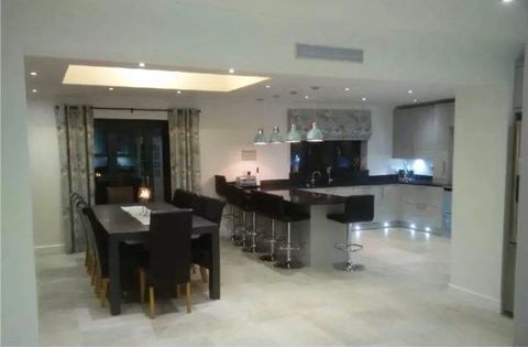 kitchen/dining room