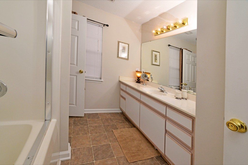 corporate horizon view of bathroom 