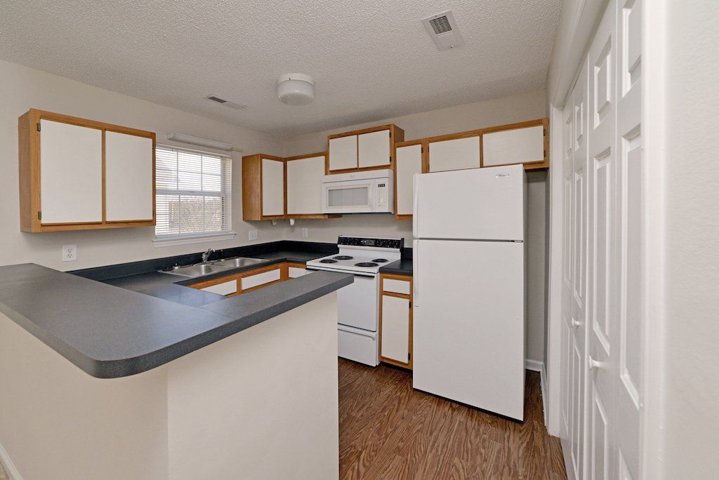 Summit- Kitchen