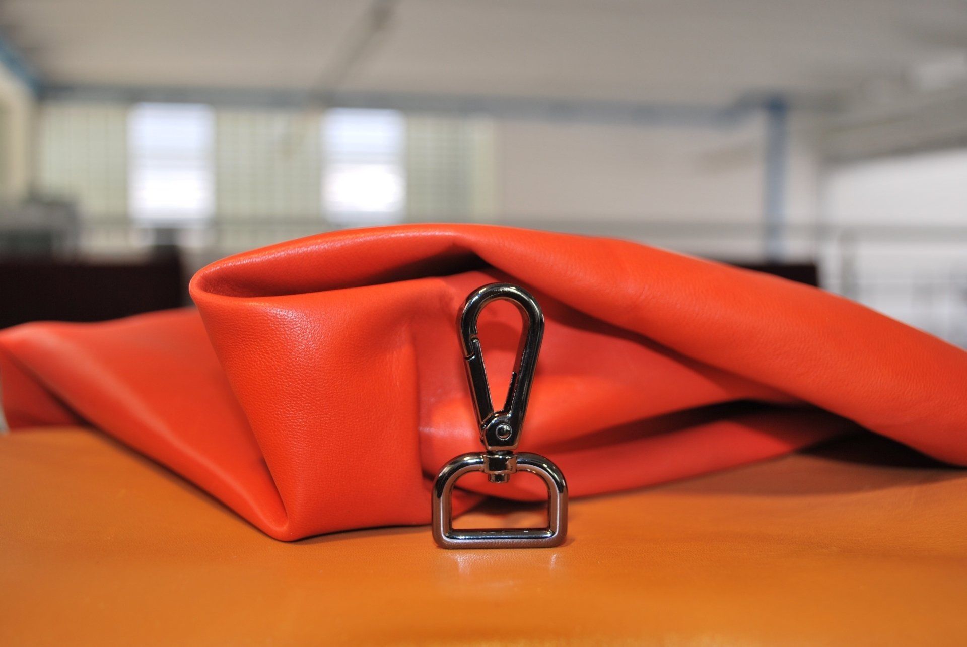 accessorio in metallo per borsa