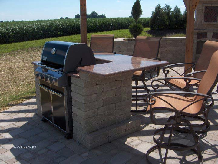Beal Beautiful Landscape patio with grill installed in Mapleton, IL - Beal Landscaping