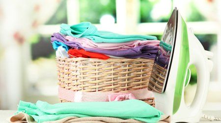 laundry basket with clothes