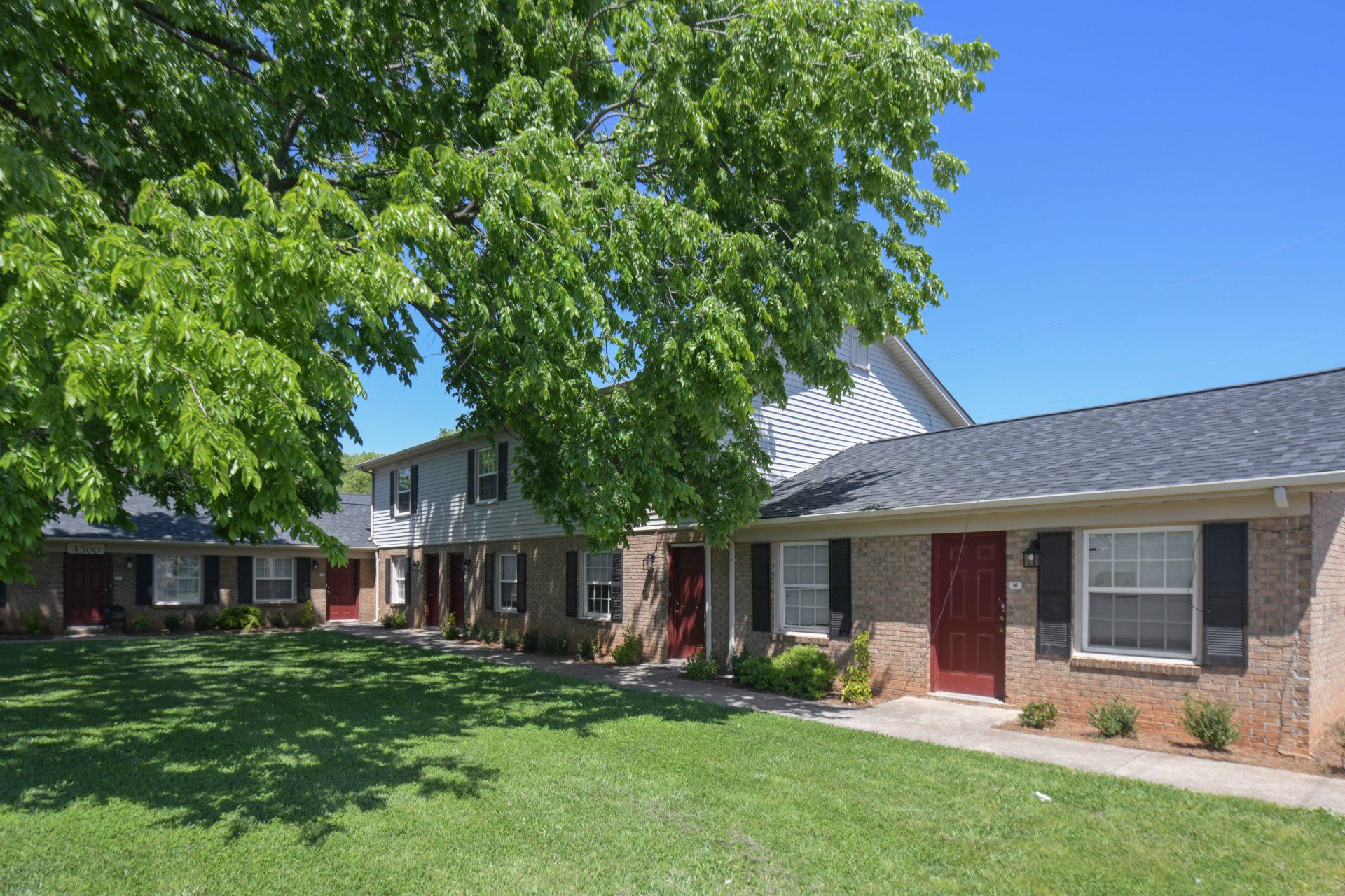 Exterior | Sharon Pines Apartment Homes