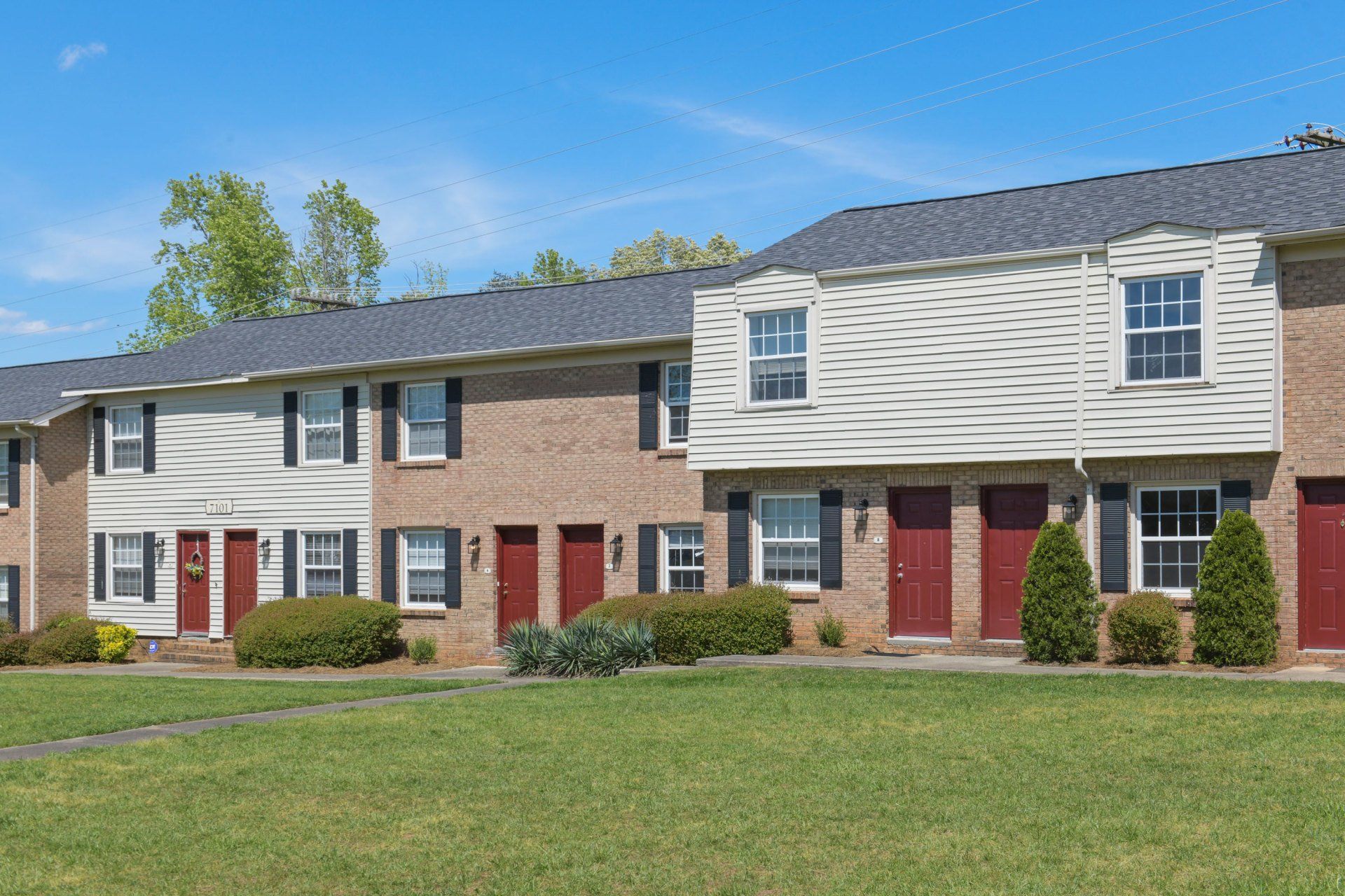 Exterior | Sharon Pines Apartment Homes