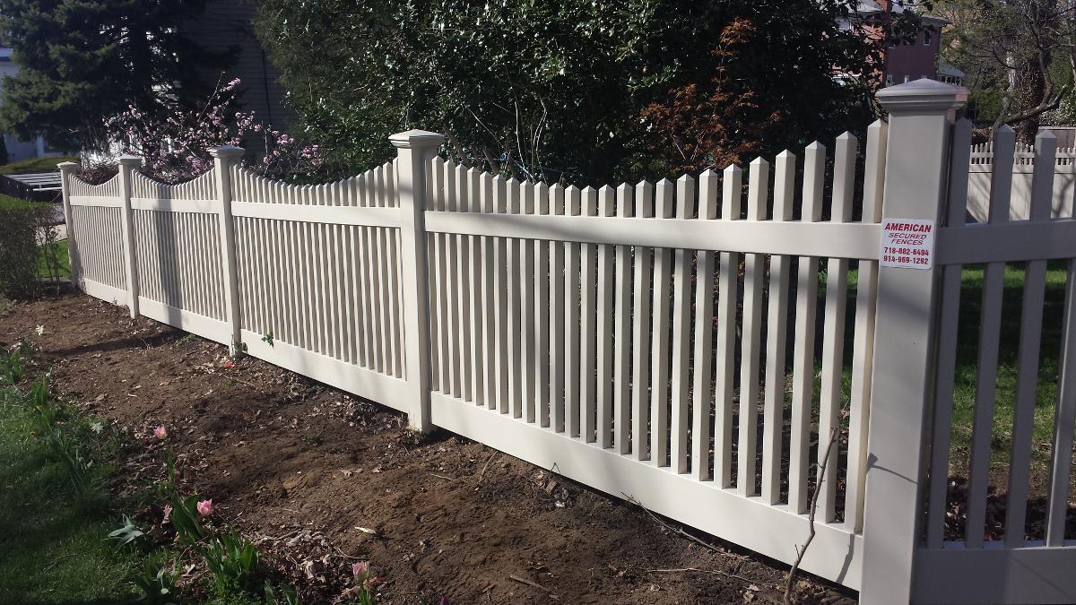 PVC Fence Contractor serving Manhattan, Brooklyn & Bronx, NY