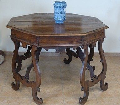 Tavolo a lira ottagonale in noce XIII secolo cassapanche antiche, cassettoni antichi, ceramiche antiche