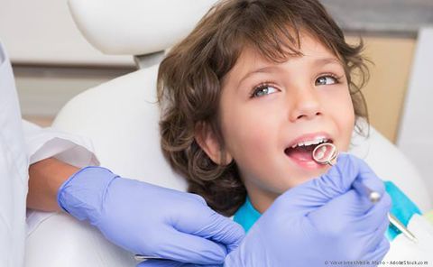 Vorsorge statt behandeln mit regelmäßiger Prophylaxe für Kinder und Jugendliche Vorsorge statt behandeln mit regelmäßiger Prophylaxe für Kinder und Jugendliche