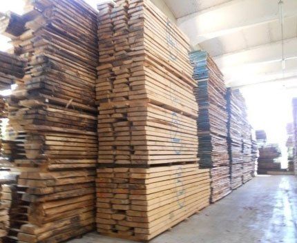 degli assi di legno