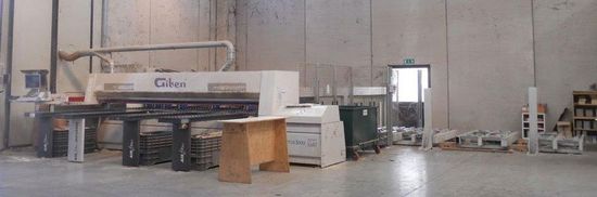 dei macchinari della marca Giben in una fabbrica di legno