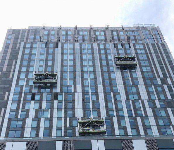 Double-decker platform for facade access and maintenance