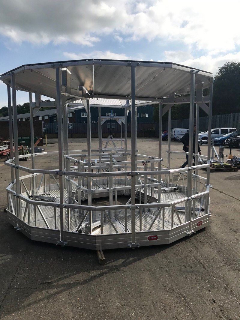 Circular shaft access platform