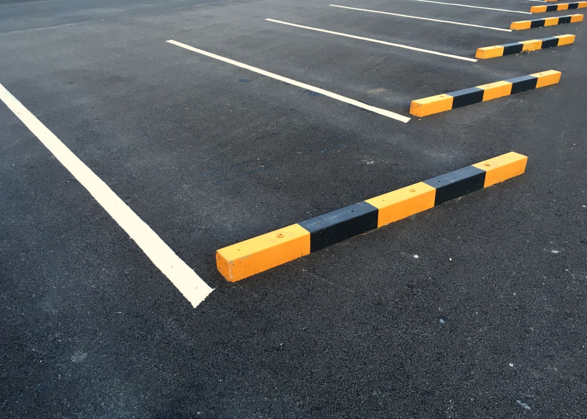 parcheggio asfaltato