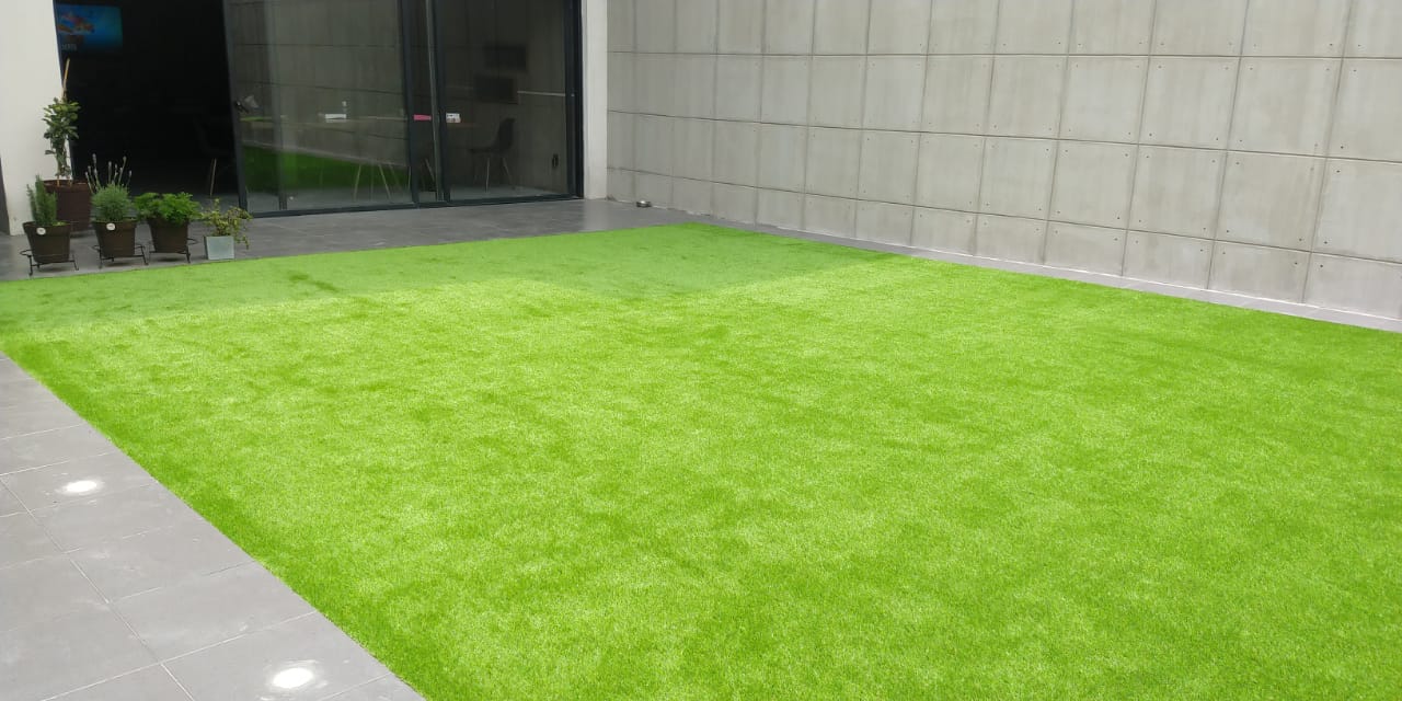 Pasto sintético patio