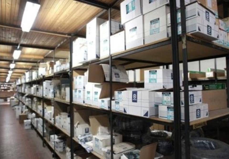 Magazzino materiali elettrici