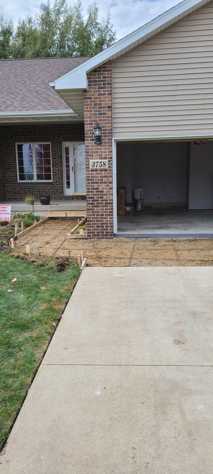 Outdoor Concrete Footpath Waverly IA