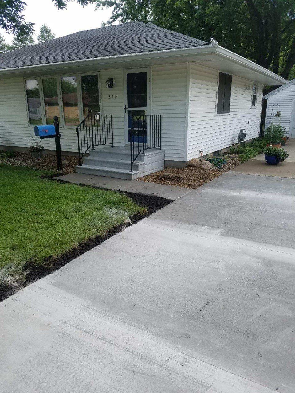 Professional Concrete Driveway Replacement Waverly IA