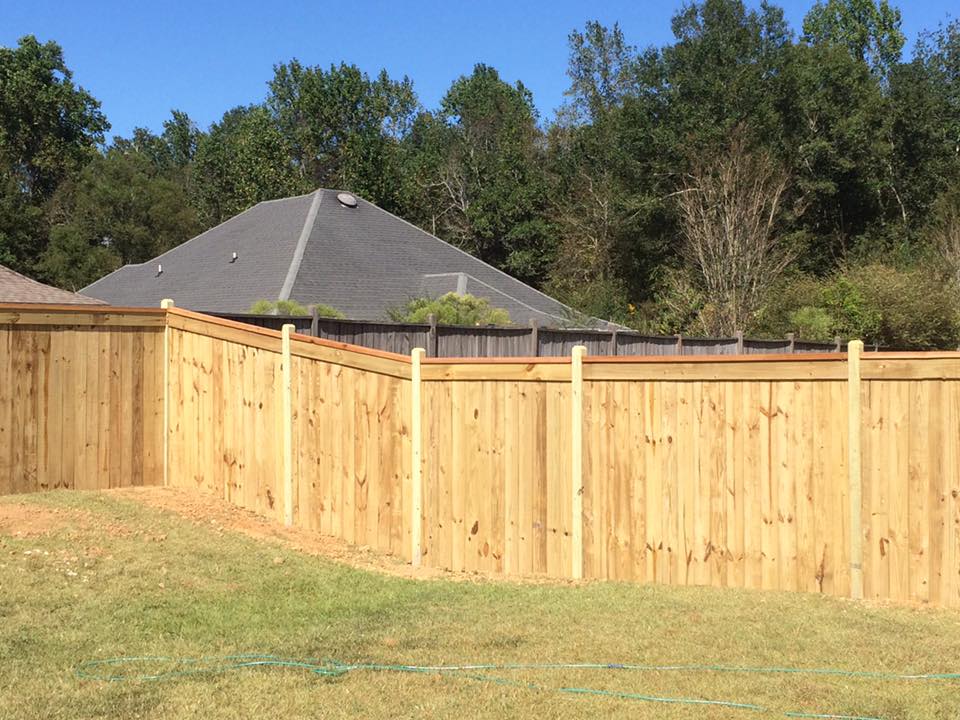 Backyard Wooden Fence โ Hattiesburg, MS โ United Fence Co