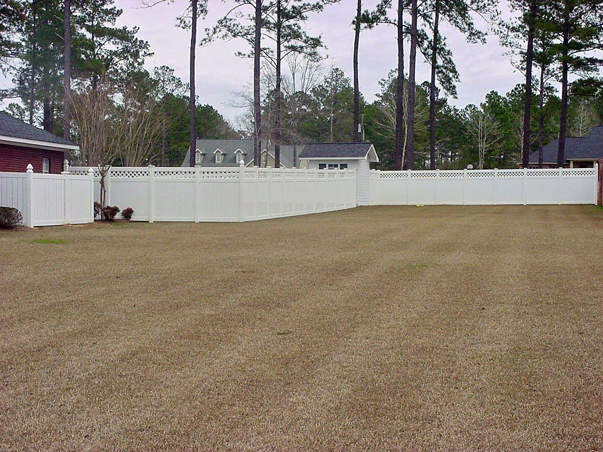White Vinyl Fence — Hattiesburg, MS — United Fence Co