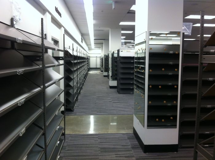 Mobile Aisle Racking System in Distribution Warehouse