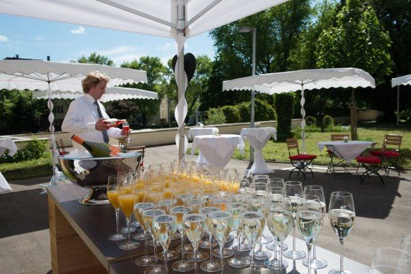 Michael Lehmann, Wein-Musketier in Aalen, Salach und Göppingen macht Ihr Fest zum Erlebnis mit der Mobilen Weinbar zum Mieten