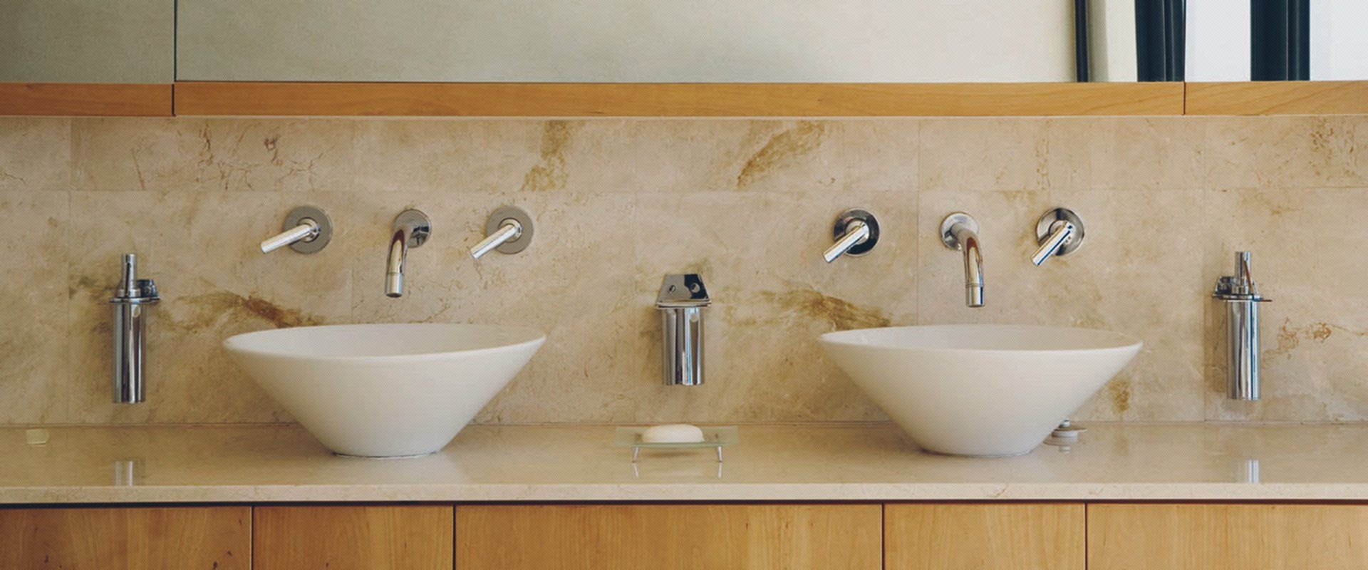 2 sinks