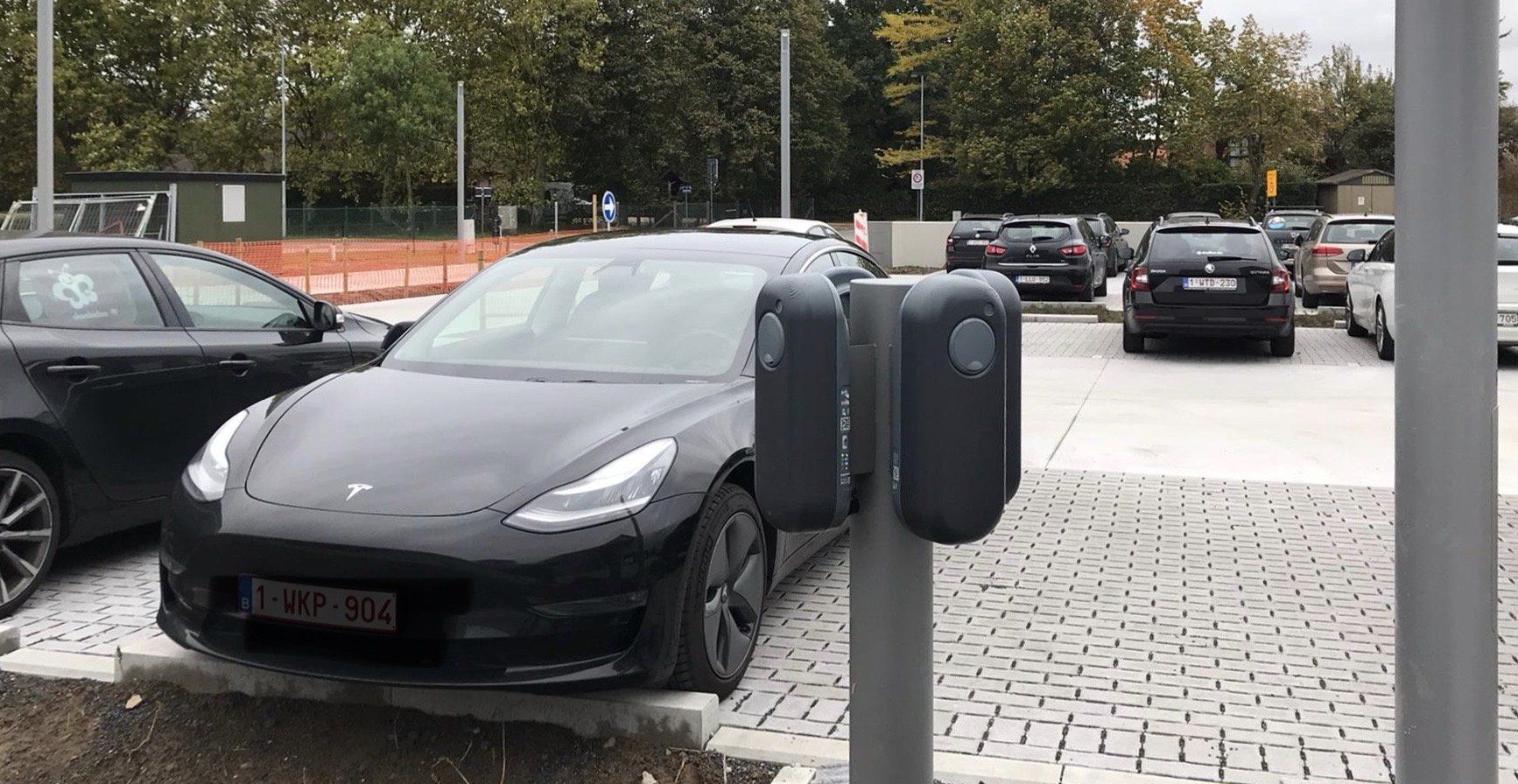 NewMotion Tesla Model 3
