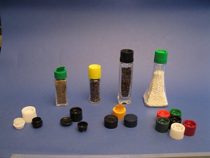 spice containers with grinding lids