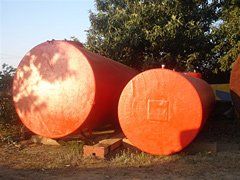 Comércio de tanques e vasos industriais usados, com serviços de recuperação a viabilidade; testes, laudos e relatórios