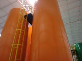 Tanques para petróleo e petroquímicos. Tanques para armazenamento e tanques misturadores