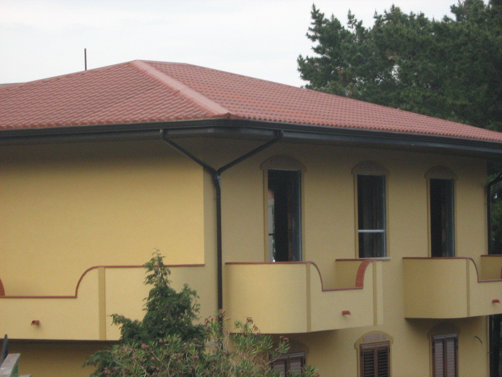 vista laterale di un  condominio