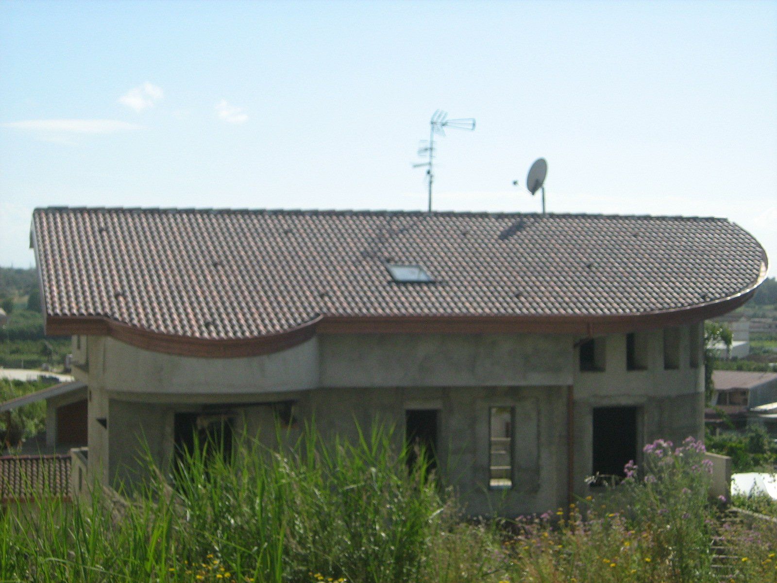 vista frontale di un edificio
