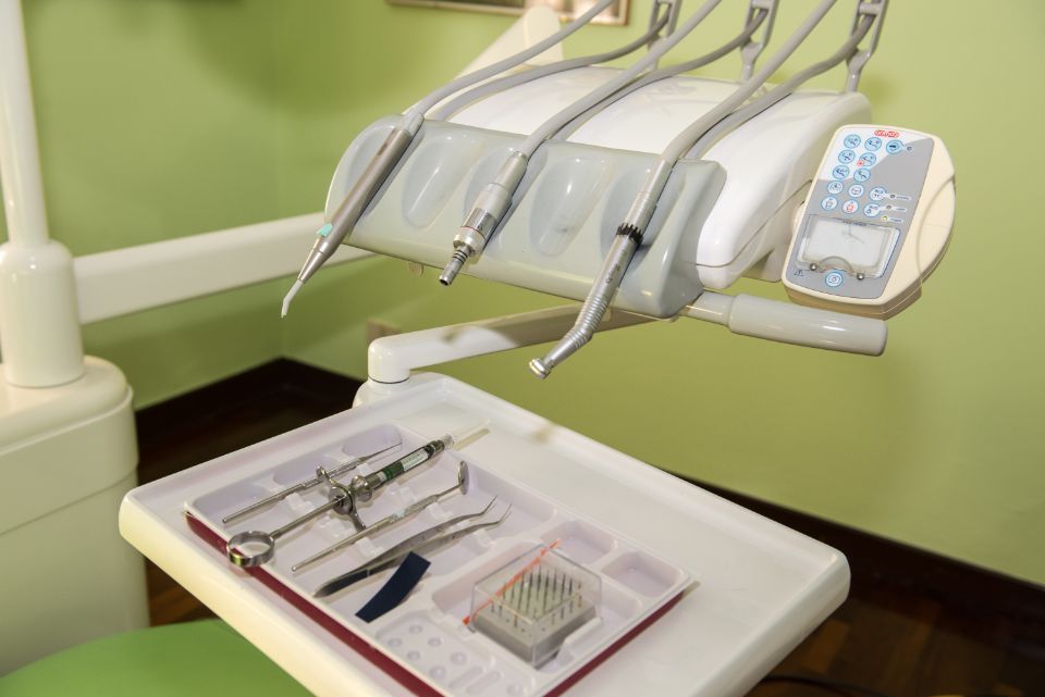attrezzature per l'igiene dentale