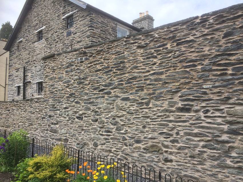 Stone wall