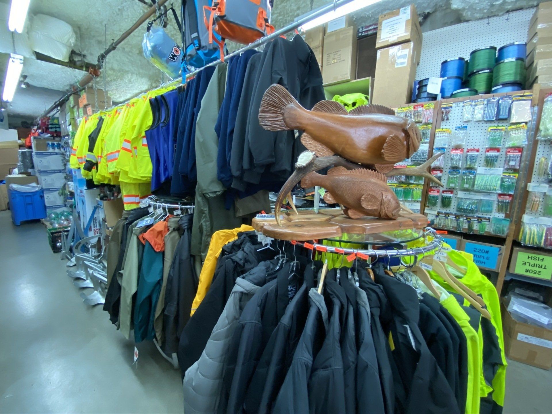 Redden Net carries an extensive selection of high quality clothing, gloves and raingear for recreational & commercial use.
