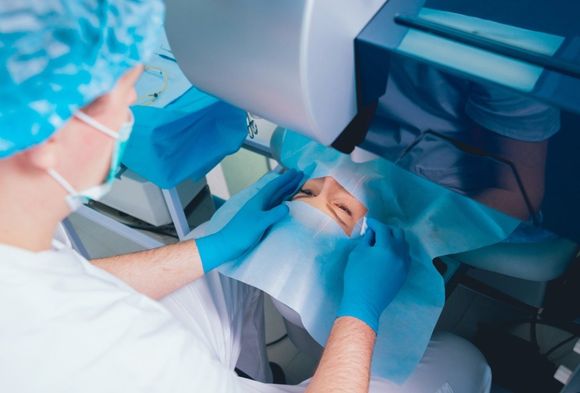 Trattamento laser agli occhi