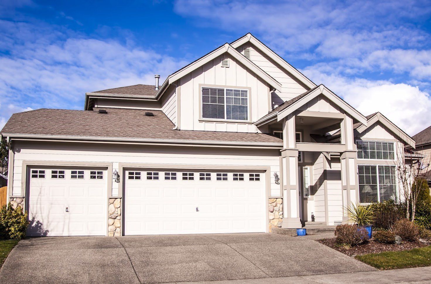 House With Loud Garage Door Opener — Signal Hill, CA — Edgemont Garage Door Service House With Loud Garage Door Opener — Signal Hill, CA — Edgemont Garage Door Service