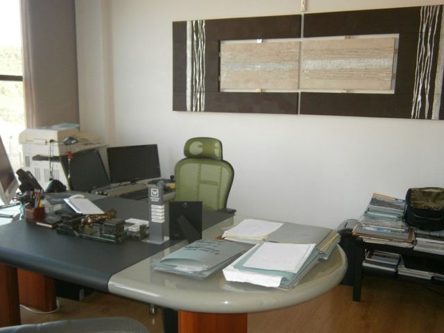 scrivania ufficio
