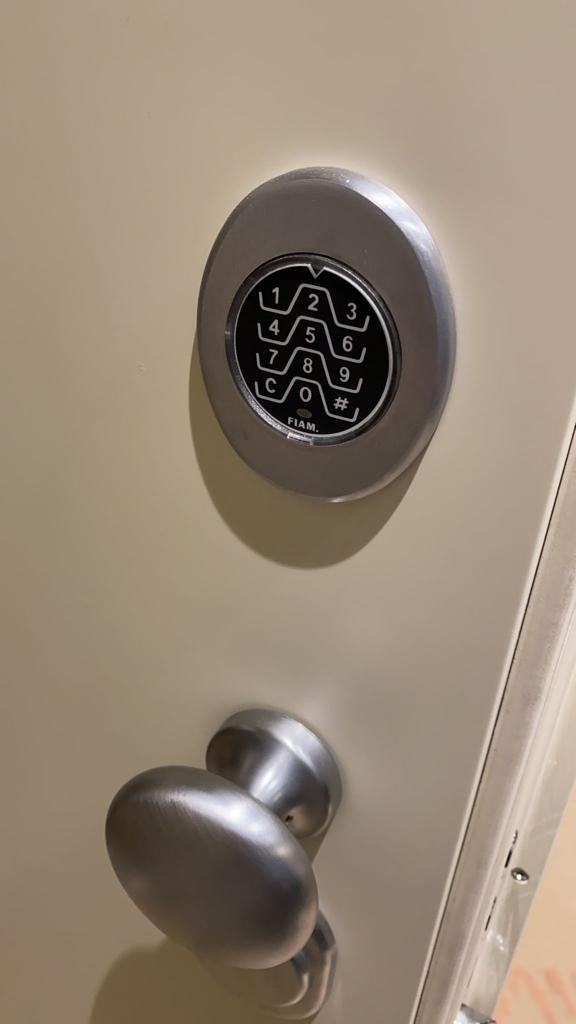 serratura in metallo per porte blindate verona