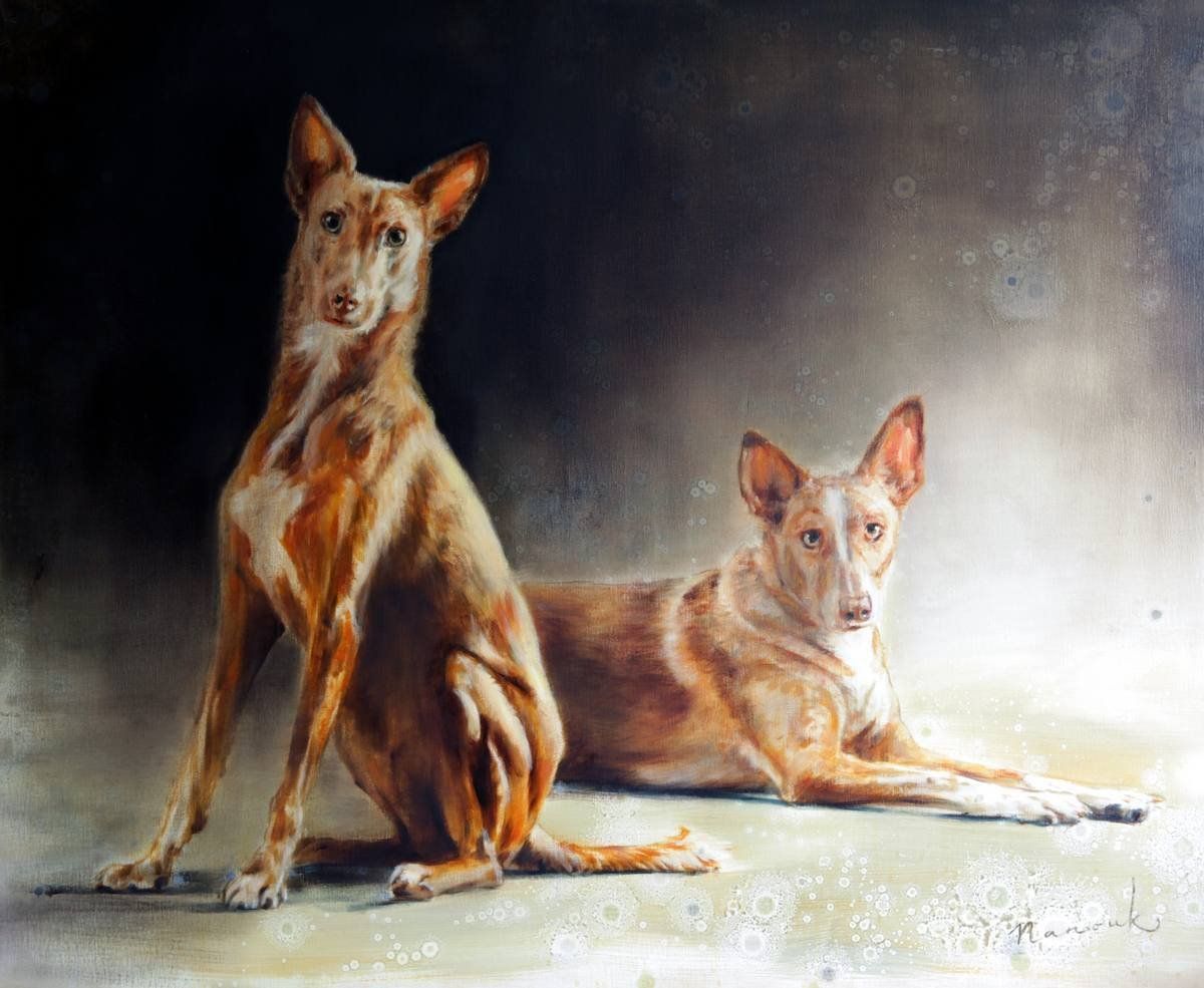 Op een schilderij zitten twee bruine honden naast elkaar.