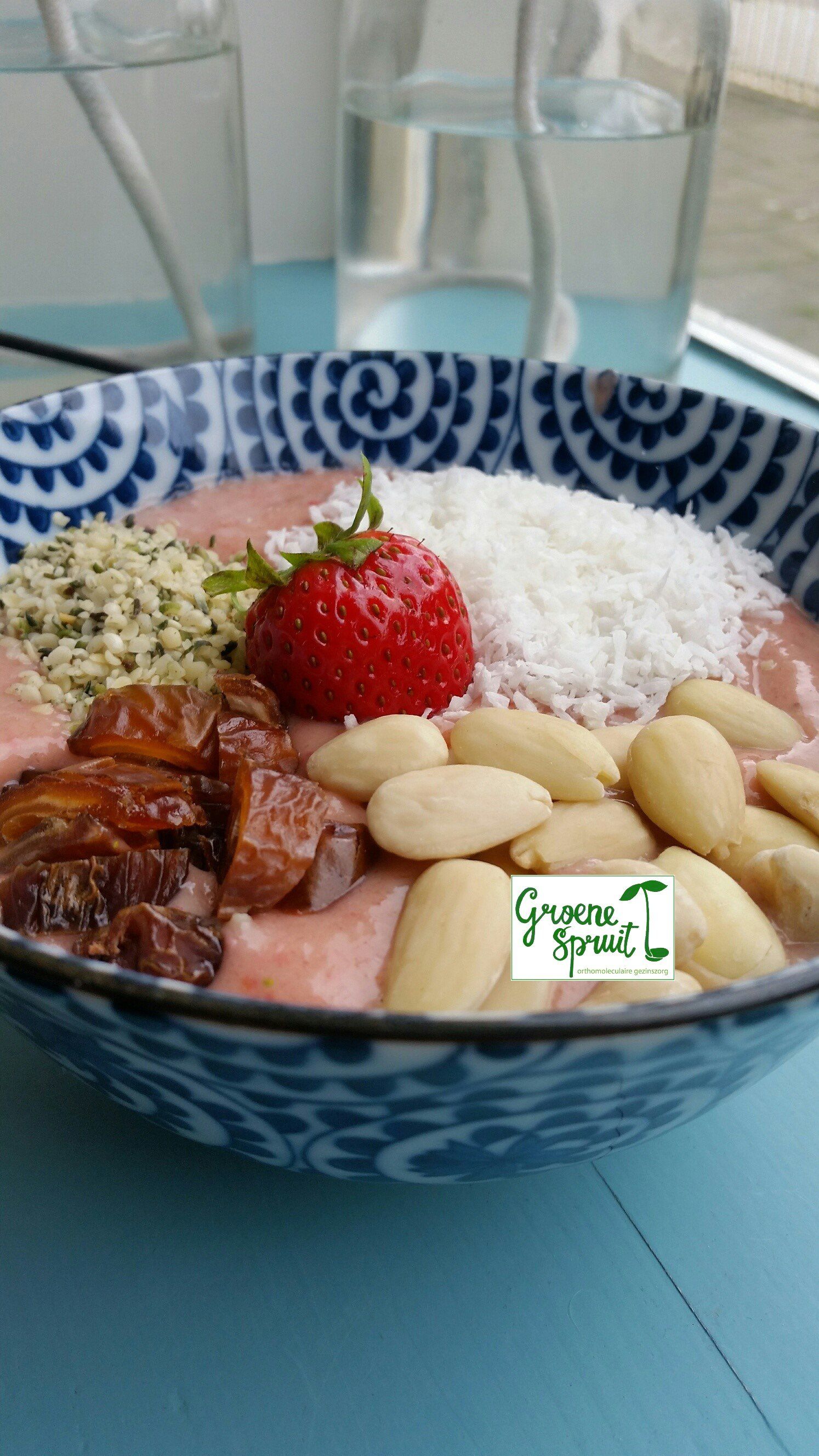 Aardbeienmousse ontbijt