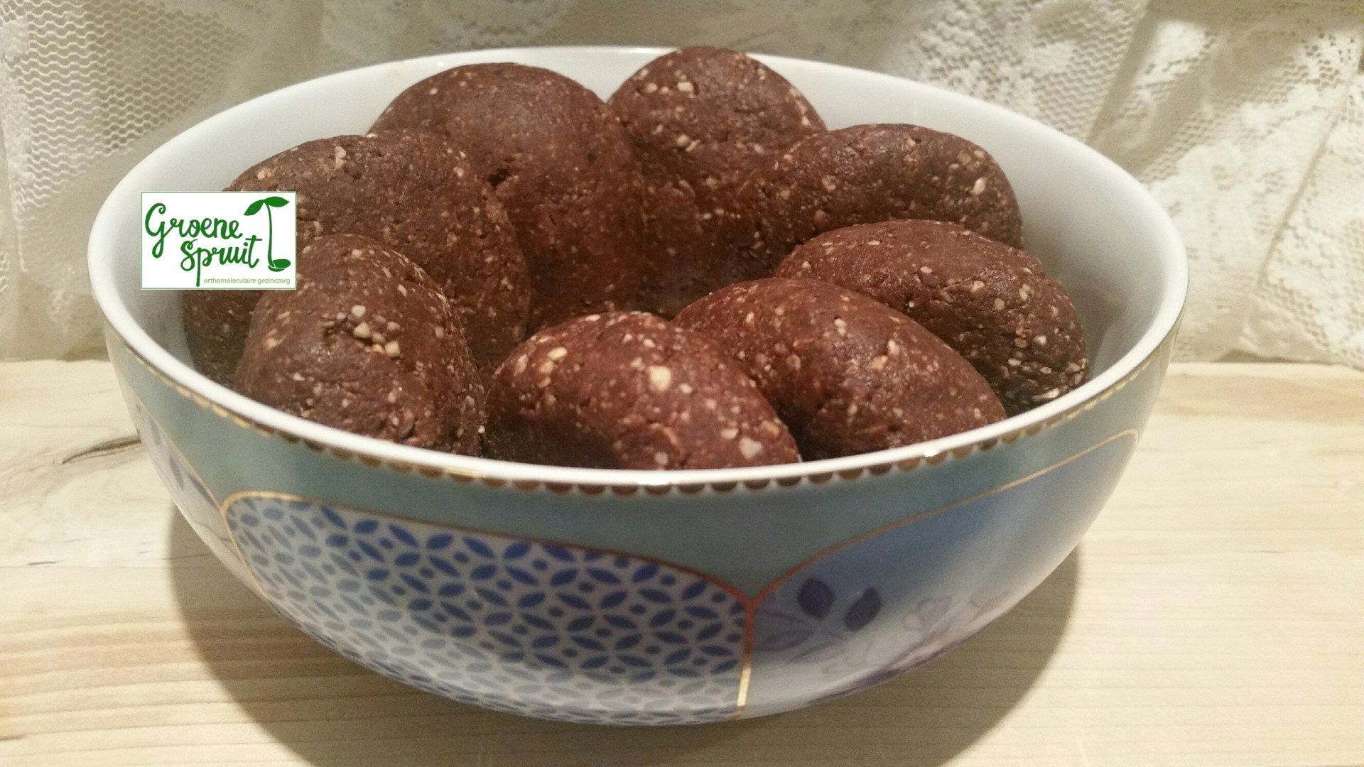 recept gezonde snack Chocolade bolletjes vegan oerdieet paleo
