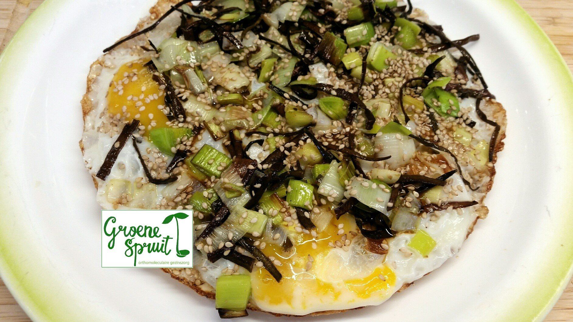 recept lunch avondeten Uitsmijter, ei, prei, zeewier, jodium, sesamzaad vegetarisch paleo oerdieet