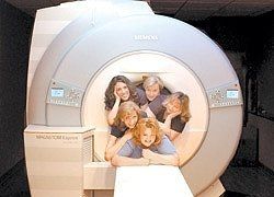 Famiglia all'interno di un dispositivo diagnostico digitale