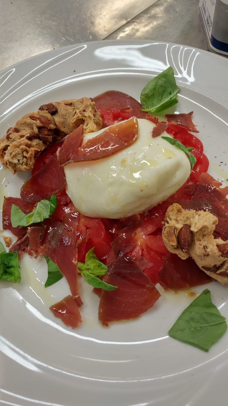 carpaccio di mare con mozzarella