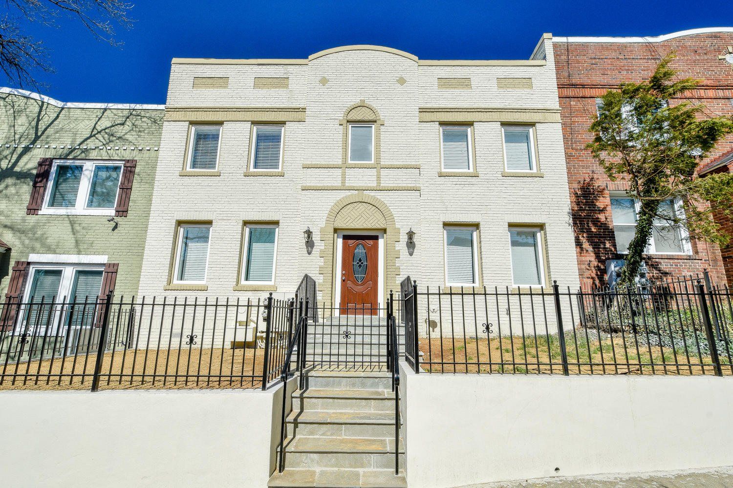 1222 Queen St Photo Gallery